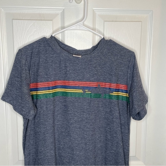 Hanna Andersson Rainbow Shark Boy's Tee in Heathered Blue 14-16 - Picture 3 of 9